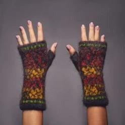 Siberia Spirit Autumn Acorns Fingerless Gloves