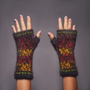 Siberia Spirit Autumn Acorns Fingerless Gloves